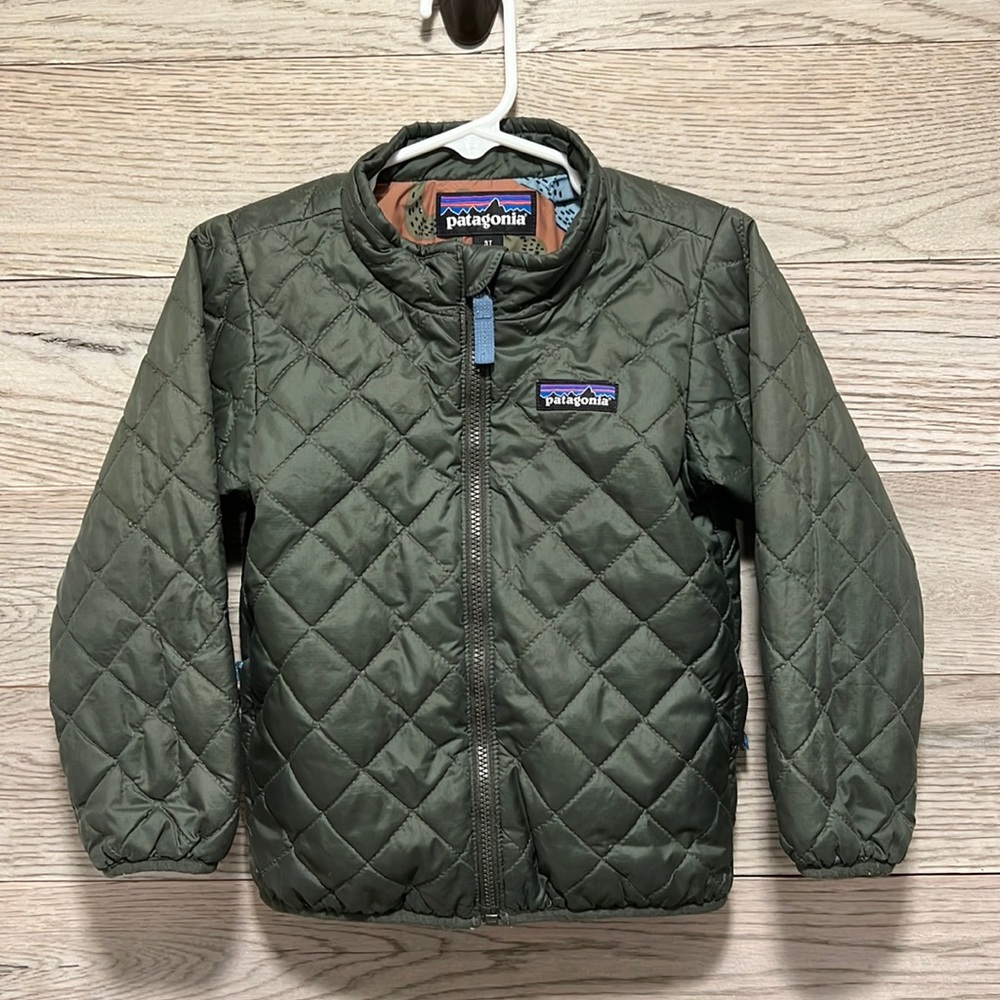 Patagonia toddler lightweight jacket. 3T. Price is firm. Great used condition.